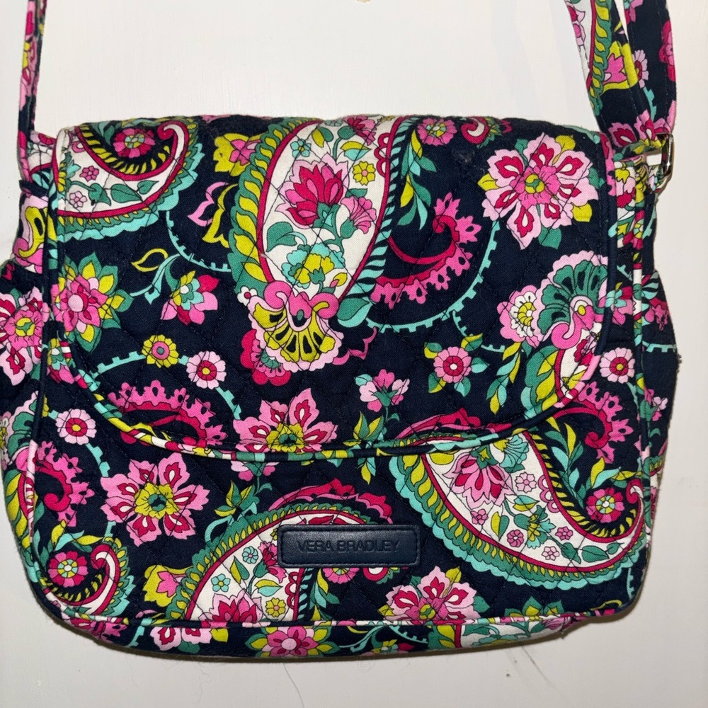 🚨NOW SOLD🚨 Vera Bradley Quilted Paisley Crossbody - Navy with Pink & Green